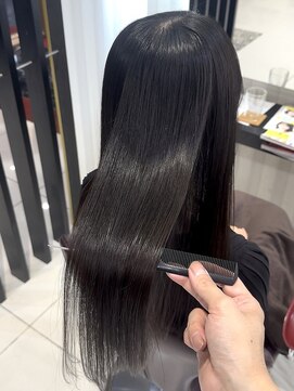 アース 名駅サンクチュアリ(HAIR&MAKE EARTH) 自然なツヤが髪の流れを際立たせるロングヘア
