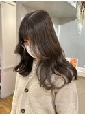 オリーブベージュ