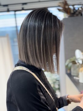 メリー オオサカ(Merly Osaka) 心斎橋/バレイヤージュ/レイヤーカット/海外レイヤー