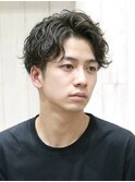 爽やかセンターパートメンズウルフカット春パーマゆるめ