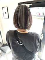 ダリー 菊水店(Dali) アンブレラカラー・シルバー・ハイトーン・ボブ