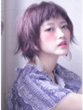 ブークル(boucle) 外ハネ小顔前下がりショートボブ