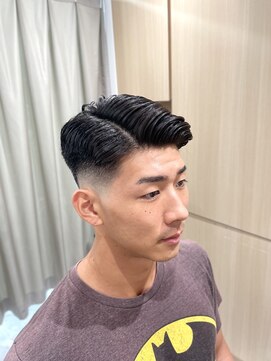 リバティシェアバーバー 銀座(LIBERTY SHARE BARBER) スキンフェード/サイドパート