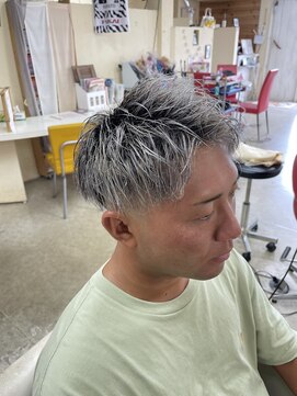 ロジーリリーヘアーズ(Rosy Lily hair's) ホワイトハイライトアップバング