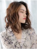 外国人風かき上げ前髪グラマラスカールセミディm古河20代30代