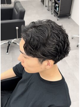ノイセル 心斎橋(Noisyle) メンズナチュラルセンターパート×強めニュアンスパーマ