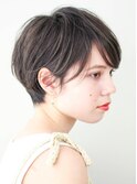ショートヘアくびれショート前髪長めショートカット30代40代50代
