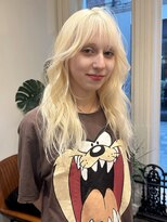 バロックトーキョー(BAROQUE TOKYO)&nbsp;抜きっぱなしが可愛いハイトーン×ロングヘア