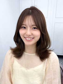 プラチナ(PLATINA) 大人可愛いレイヤーカットくびれヘアひし形シースルー前髪