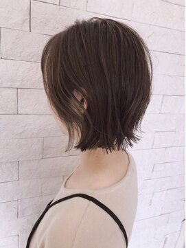 アットホーム(@HOME) 外はね切りっぱなしボブ