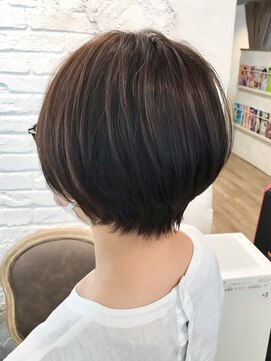 マカナ(makana) 耳掛けショート