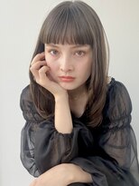 オン眉バング フェイスレイヤー スリークミディアム 片山