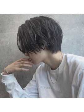 シン(syn) スパイラルパーマ　センターパート