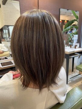 ヴィアンカ(Vianca) グレージュ系白髪ぼかしハイライト