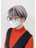 ネフ(NeF)&nbsp;ミニマムショートにホワイトピンクのコントラスト☆