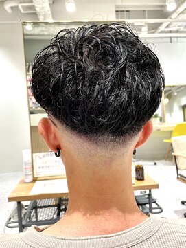 ゼストララ(ZEST Lara) 【YUICHI】メンズパーマ×スキンフェード【吉祥寺】