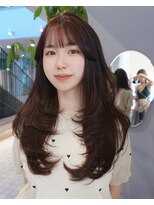 クム(kumu)&nbsp;【kumu】韓国風/レイヤーカット/透明感/ロング/艶感/グレージュ