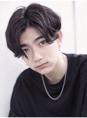 毛流れセンターパートカルマパーマフェザーショート刈り上げ