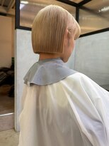 スワッグ(swag)&nbsp;ブリーチカラーハイトーン切りっぱなし束感ショート