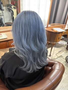 エフブンノイチヘアースペース(1/f HAIR SPACE) ペールブルー