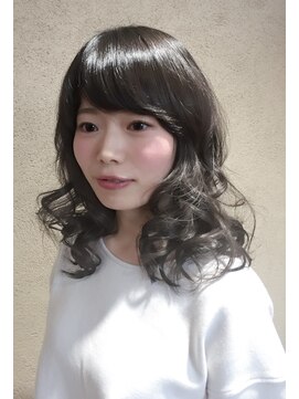 ファミーユ・デ・グラシュ(Famille des gracieux) くっきりガーリーウェーブ