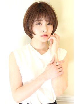 レウナ 外苑前(Reuna) 暗めカラーでも大人可愛く決まる　ひし形ショートボブ