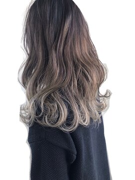 フラクト(FLact) 外国人風 × グラデーションカラー × アッシュベージュ