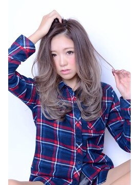 シャメル(Chamel) ◇大人可愛い透明感グレージュヘア◇20代30代40代50代