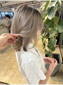 ホワイトアッシュベージュのルーツカラー！