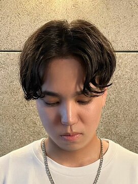 ノーエン(noen) メンズカット/メンズパーマ/センターパート/ショートカット/眉毛