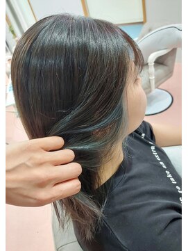 リュウ(Ryu) さりげないブルーインナーカラー