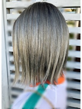 グロウトヨサキワン(GLOW TOYOSAKI ONE) ハイトーングレー