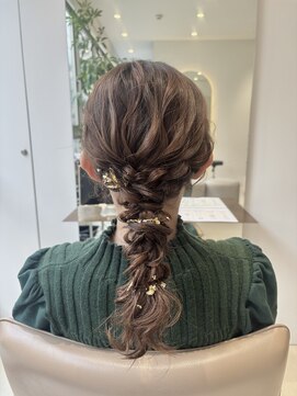 ビオラバイフーガ 綱島(Viola by FUGA) 金箔ヘア＊編み下ろしヘア◎お呼ばれアレンジ10代20代30代40代