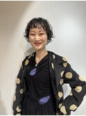 個性的なオン眉ハードパーマ