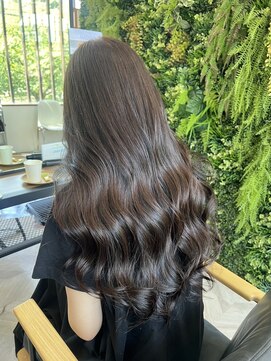 透明感ブラウン × ゆる艶ロング