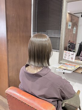 ヘアメイク アンフィ(amphi) ..~*＊. ..~*＊. ..~*＊.