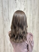 ルー(loup)&nbsp;アッシュベージュ/アッシュカラー/透明感/ベージュカラー/福岡