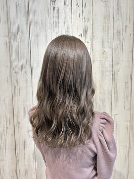 ルー(loup) アッシュベージュ/アッシュカラー/透明感/ベージュカラー/福岡