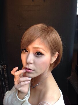 アップシーデイジー(upsy daisy) 前下りショートグラ