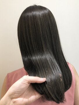 ネイヴィル(navile) 地毛風ストレート