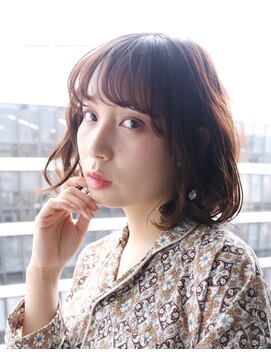 アンビエンテ(ambiente) ふんわり　外国人風パーマ