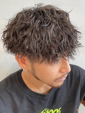 フィフス トウキョウ (fifth TOKYO) ツイストスパイラルパーマ波巻きスパイラル刈り上げマッシュ