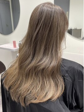 GBG 自由が丘 *After→Before*右スワイプ【白髪ぼかし脱白髪染めハイライト】