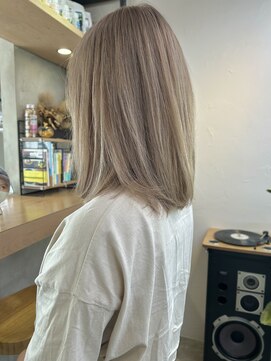 イット(it.) kana ケアブリーチ ミルクティーベージュ