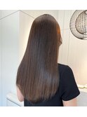 ベージュロングヘアー
