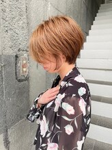 アクルヘアーバイテソロ(AKUR hair by tesoro)