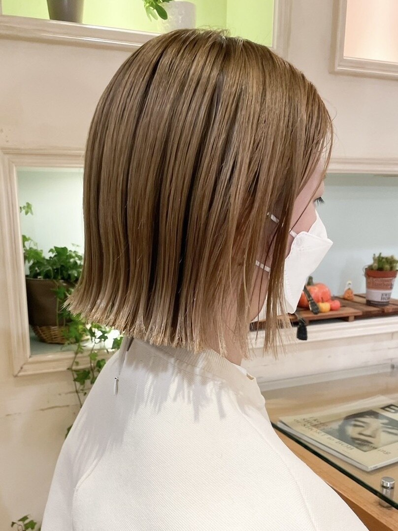 油彩画　切りっぱなしボブ ショートボブタッセルボブ切りっぱなしボブハイトーンカラー韓国