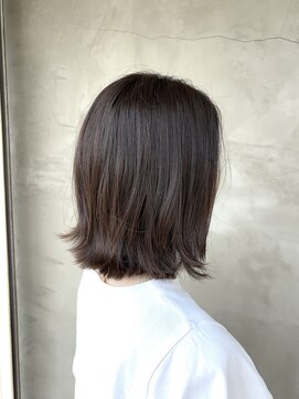 イン(yne.) ナチュラルオリーブ