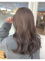 クオリア(Quaria)&nbsp;寒色すぎないオリーブベージュ