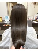 オリーブベージュ